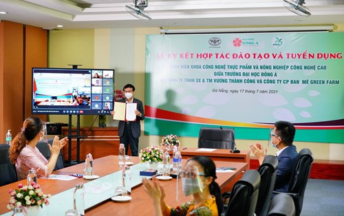 Hợp tác đào tạo, nghiên cứu khoa học, chuyển giao công nghệ và cung ứng nhân lực ngành Công nghệ thực phẩm và Nông nghiệp Công nghệ cao