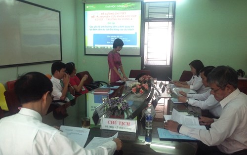 Xét duyệt đề cương đề tài NCKH cấp Trường năm 2015 của ThS. Lê Thị Kim Tuyết