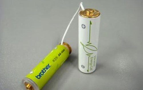 Pin sạc điện nhờ động tác lắc tay