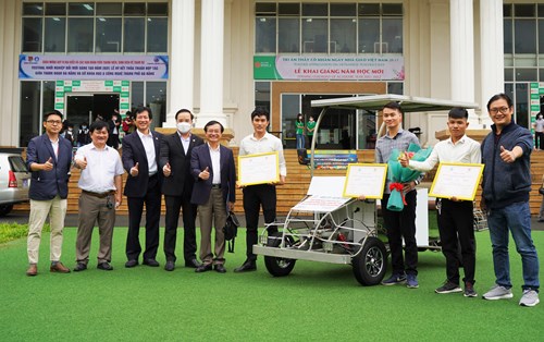 Sinh viên ĐH Đông Á xuất sắc nhận giải thưởng Sinh viên Nghiên cứu khoa học Thành phố Đà Nẵng 2021